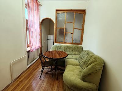 квартира по адресу Межигорская ул., 30