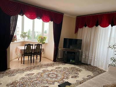 квартира за адресою Верховної Ради бульв., 21-Б