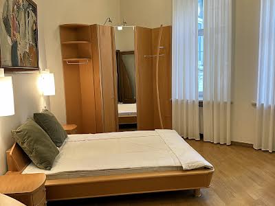 квартира за адресою Малопідвальна вул., 12/10