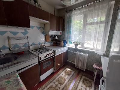 квартира за адресою Генерала Петрова вул., 27