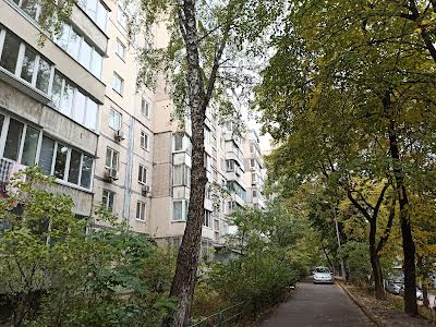 квартира за адресою Дегтярівська вул., 10