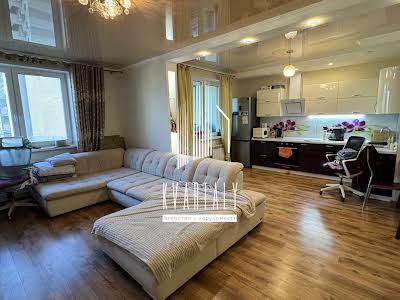 квартира по адресу Патриарха Мстислава Скрипника ул., 40