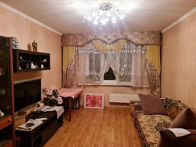 квартира за адресою Каштанова вул., 13