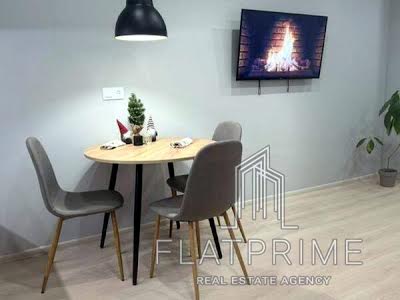 квартира по адресу Максимовича вул., 26