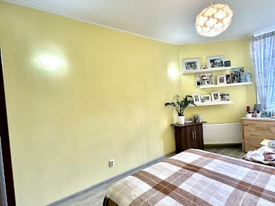 квартира за адресою Регенераторна вул., 4 к10