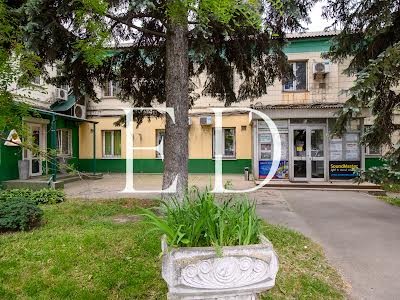 коммерческая по адресу Павла Скоропадского ул., 63