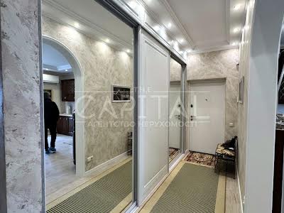 квартира за адресою Золотоустівська вул., 24а