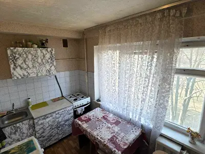 квартира за адресою Салютна вул., 25-А