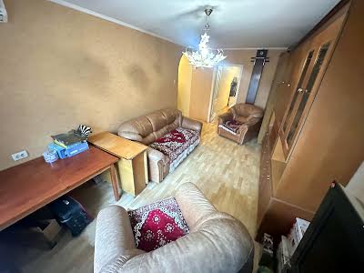 квартира за адресою Янтарна вул., 44