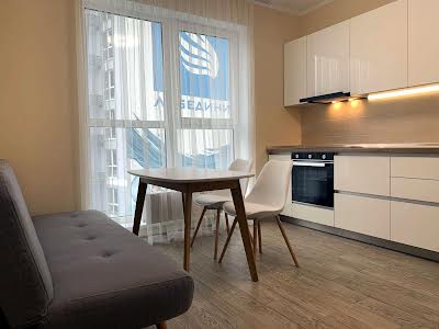 квартира за адресою Ревуцького вул., 40г