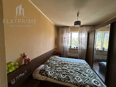 квартира за адресою Академіка Глушкова просп., 33