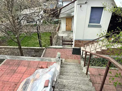 будинок за адресою Листопадна вул., 1а