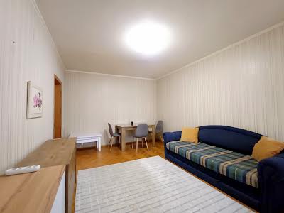 квартира за адресою Ревуцького вул., 7А