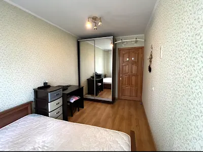 квартира за адресою Автозаводська вул., 17