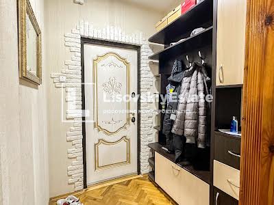 квартира за адресою Анни Ахматової вул., 4