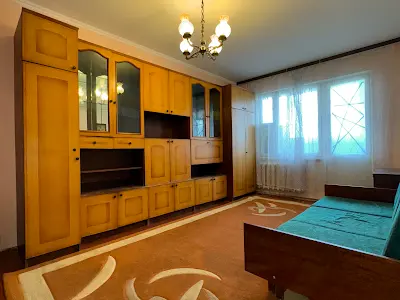 квартира за адресою Озерна вул., 24