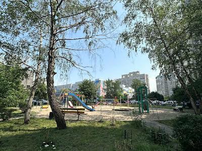 квартира за адресою Драгоманова вул., 31