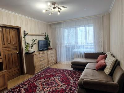 квартира по адресу Ревуцкого ул., 44-Б