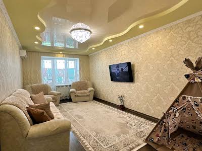 квартира за адресою Державності вул., 114в