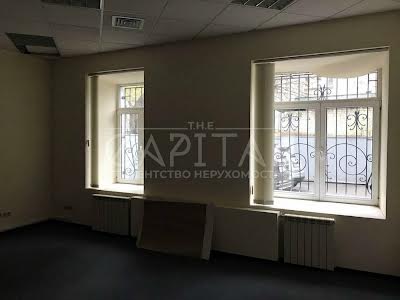 комерційна за адресою Дмитрівська вул., 44б