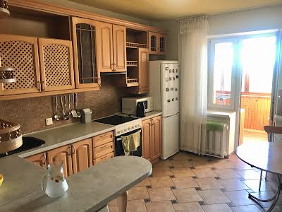 квартира за адресою Ревуцького вул., 5