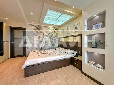 квартира за адресою Лобановского, 30