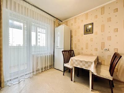 квартира за адресою Машинобудівників вул., 15б