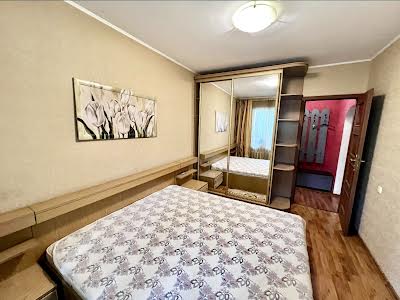 квартира за адресою Євгена Чикаленка вул., 52/2