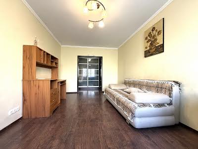 квартира за адресою Небесної сотні, 10