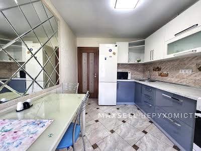 квартира за адресою Михайла Лушпи просп., 5 к30
