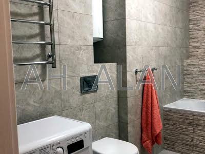 квартира по адресу Ревуцкого ул., 40г