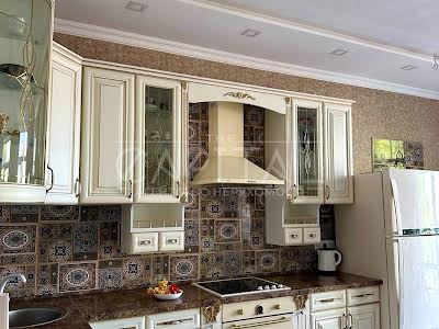 квартира за адресою Дегтярна вул., 19