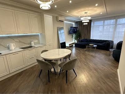 квартира по адресу Кловский спуск, 7