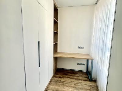 квартира за адресою Салютна вул., 2