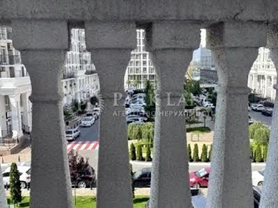 квартира за адресою Михайла Максимовича вул. (Онуфрія Трутенка), 28-Б
