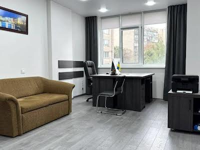 квартира за адресою Любомира Гузара просп. (Космонавта Комарова), 11