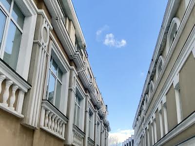 комерційна за адресою Золотоустівська вул., 23