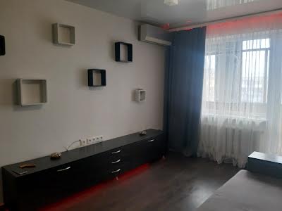 квартира за адресою Калинова вул., 65