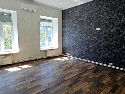 комерційна за адресою Велика Арнаутська вул., 64