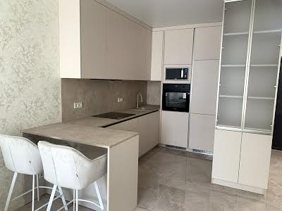 квартира за адресою Причальна вул., 12