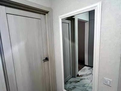 квартира за адресою Дніпровська набережна вул., 18