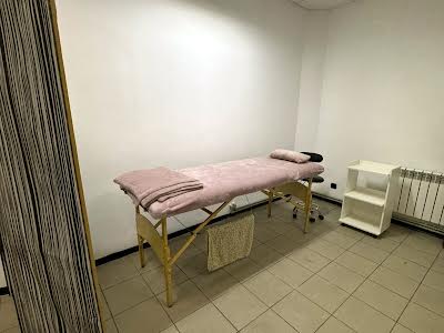 коммерческая по адресу Івана Сірка, 6