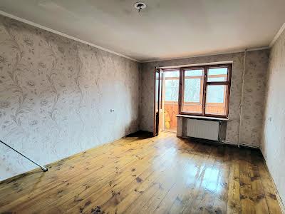 квартира за адресою Крошенська вул., 8