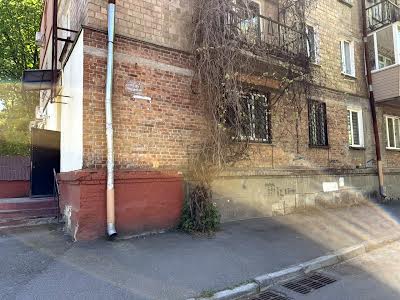 коммерческая по адресу Святославская ул., 15