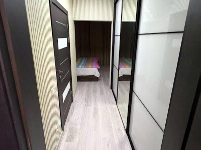 квартира за адресою Бориса Гмирі вул., 12-Б