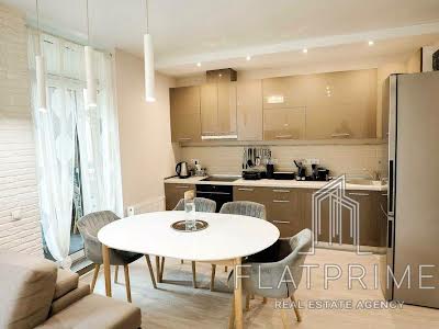 квартира за адресою Регенераторна вул., 4