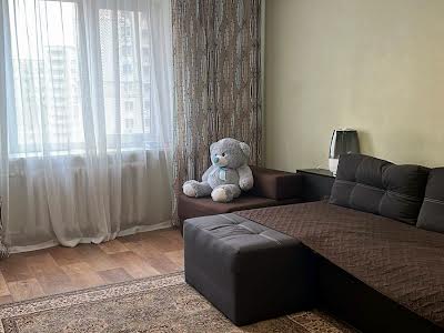 квартира за адресою Олени Пчілки вул., 4