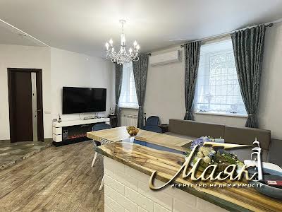 квартира за адресою Каховська вул., 24