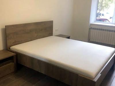 квартира за адресою Пулюя І., 40