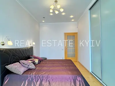 квартира за адресою Хрещатик вул. (Kreschatic), 25